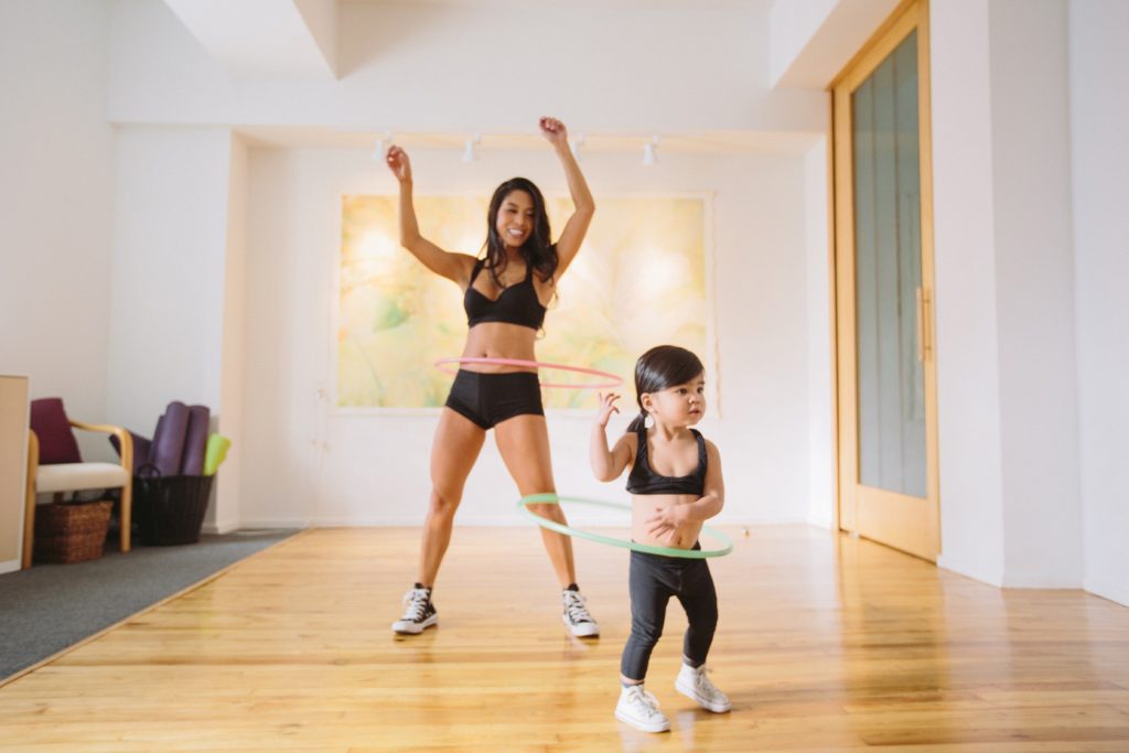 NoTummyMommy Hoola Hoop with Harper for TryBelle Magazine
