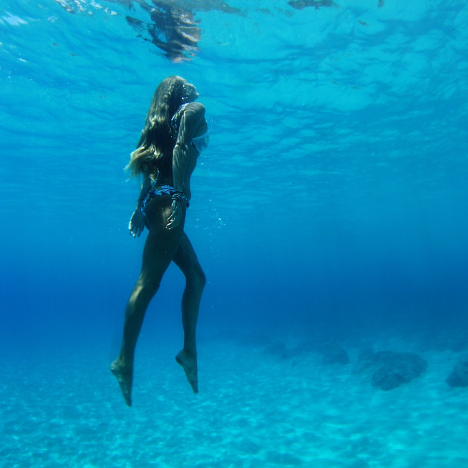 Earthyandy mermaid in Hawaii - Living a simple healthy life